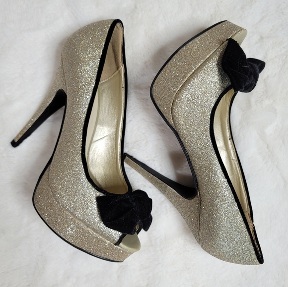 Bongo Gold and black bow heels - Picture 4 of 7